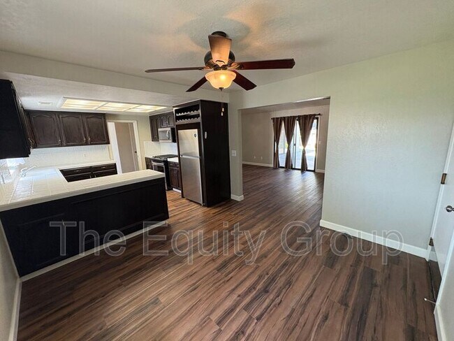 Building Photo - 3702 W Dorothea Ct