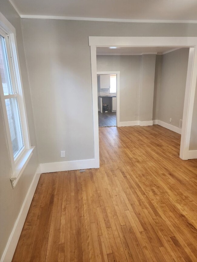 Building Photo - 523 Jackson St