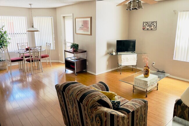 Primary Photo - 4850 E Desert Cove Ave