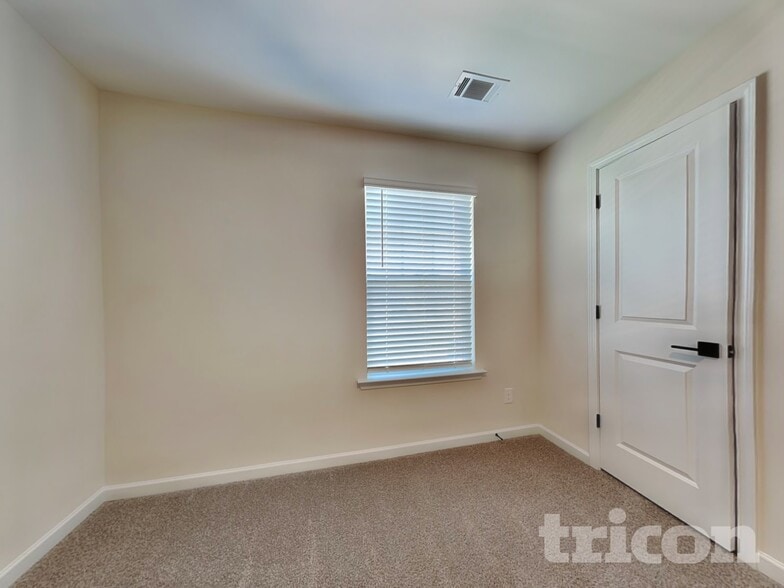 Building Photo - 3323 Arabian Farm Ln