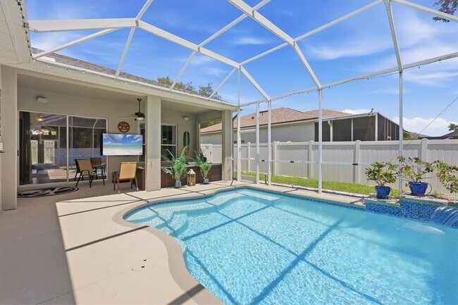 Building Photo - 4617 Egmont Dr