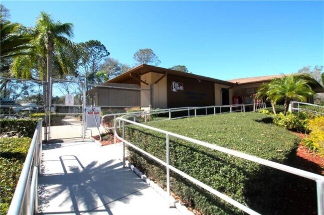 Building Photo - 2375 Fox Chase Blvd