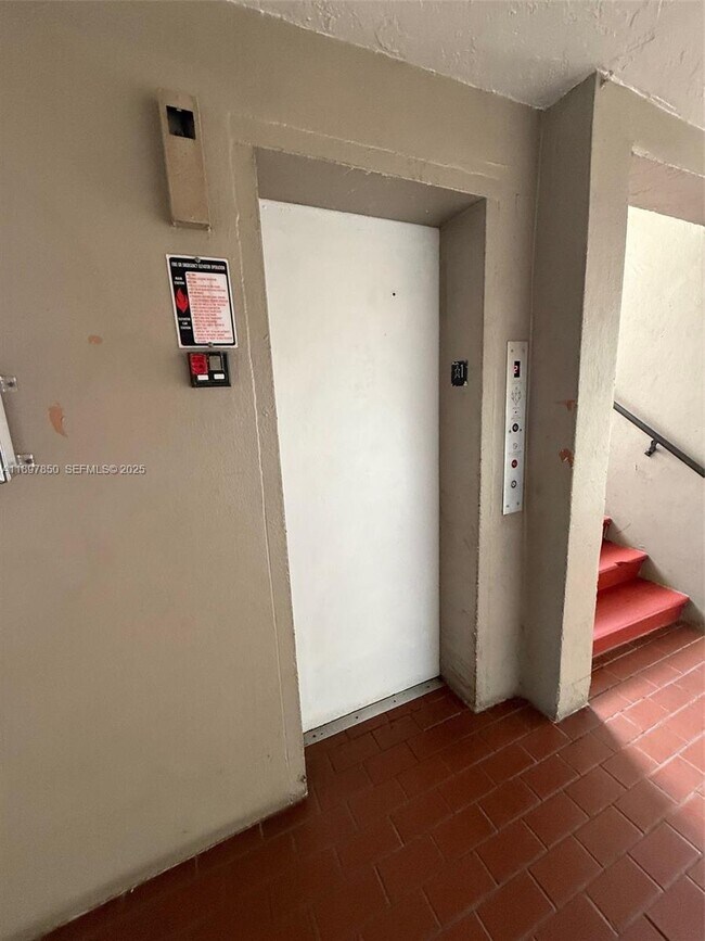 Building Photo - 802 NW 87th Ave