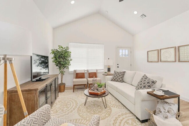 Building Photo - NEW Construction 3 Bedroom Townhome!