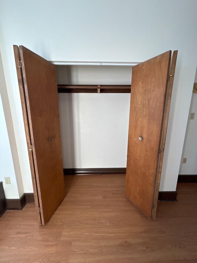 Building Photo - 814 N 2nd St