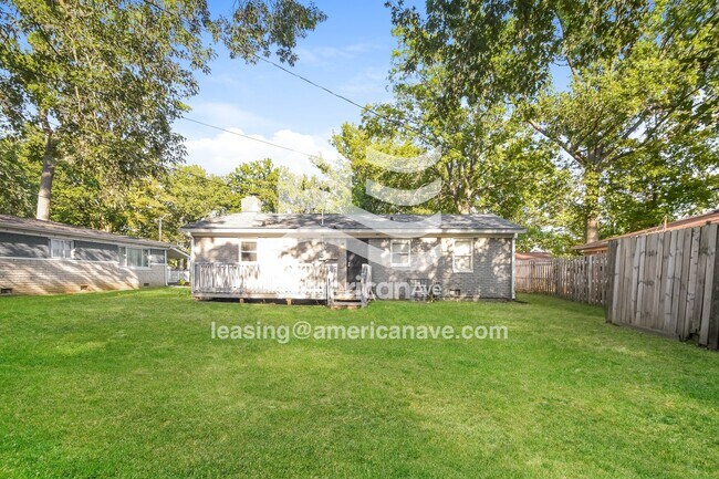 Building Photo - 3608 N Sadlier Dr