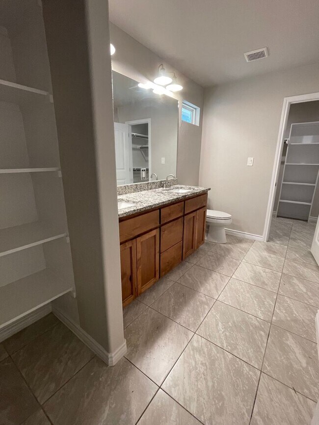 Building Photo - NEW ON MARKET
