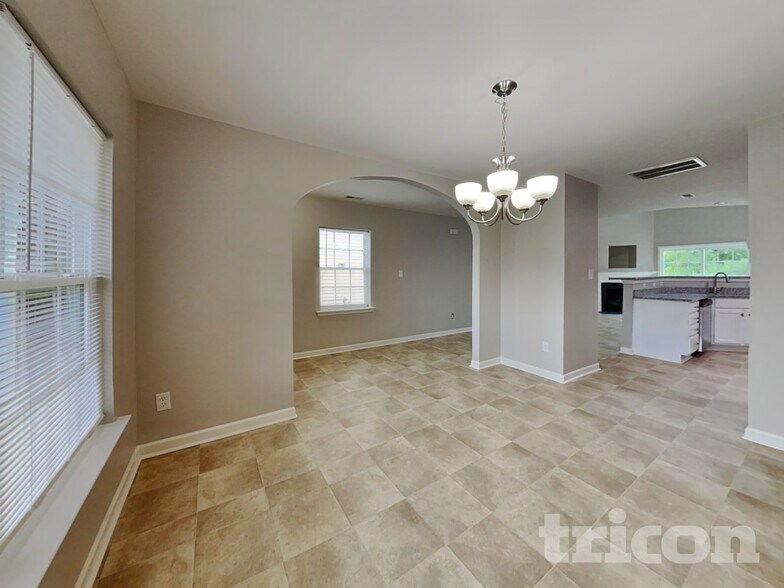 Building Photo - 910 Statler Dr