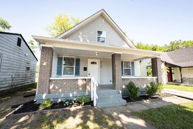 Primary Photo - "Spacious 4-Bedroom Gem with 2 Full Baths ...