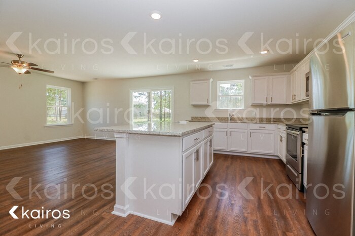 Building Photo - 247 Western Red Cedar Dr