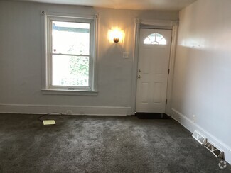 Building Photo - 558 Walnut St