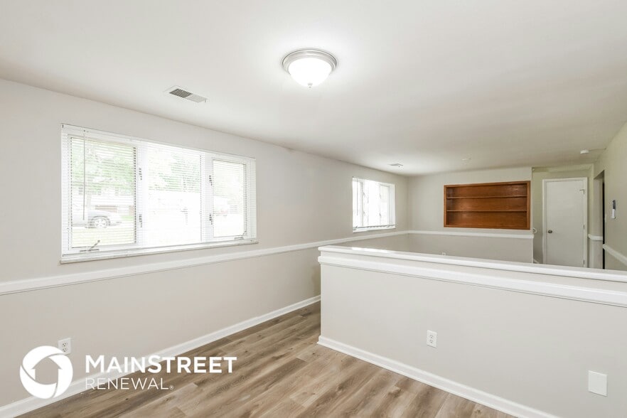 Building Photo - 9121 Shenandoah Dr