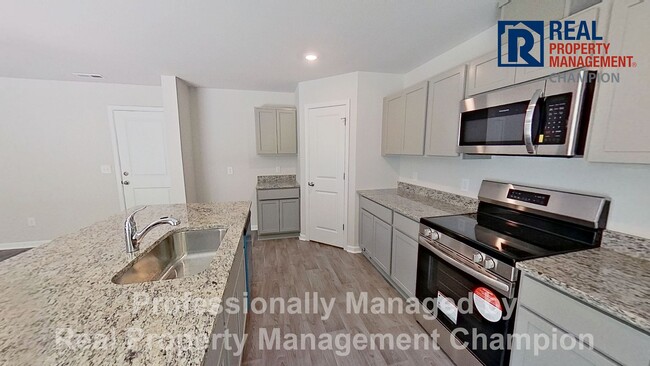 Building Photo - Space Galore in This Beautiful 5 BD/3 BA H...