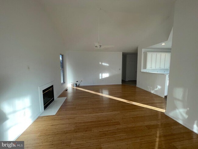 Building Photo - 25869 Flintonbridge Dr