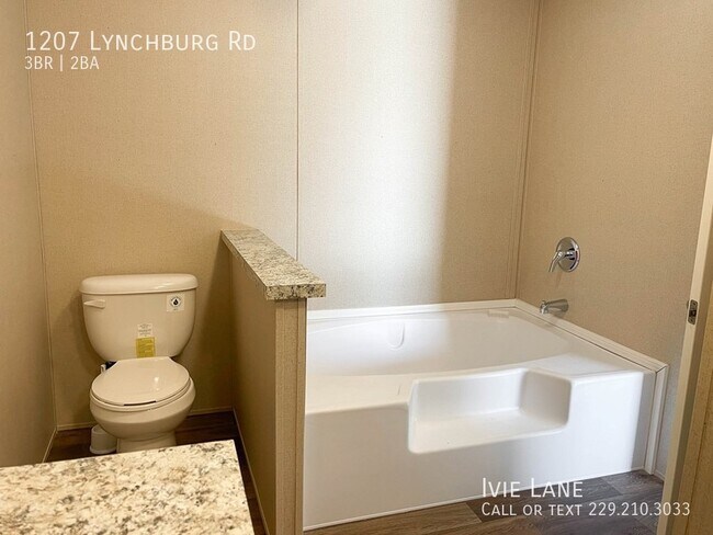 Building Photo - 1207 Lynchburg Rd