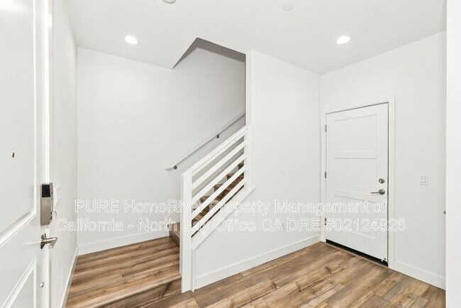 Building Photo - 259 Gambrel Cir