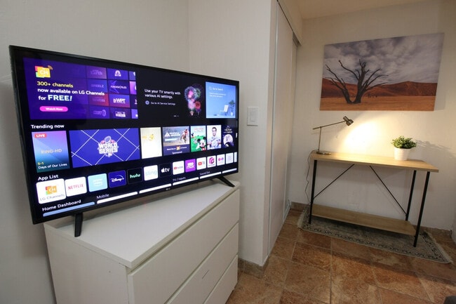 Building Photo - 2430 Alki Ave SW