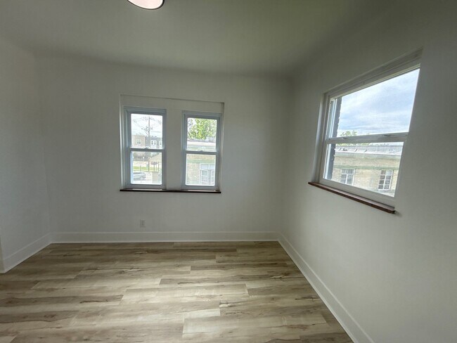 Building Photo - 7209 Brookcrest Dr