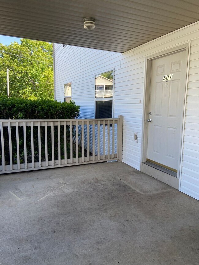 Building Photo - Apartment in Branson East, Kirbyville