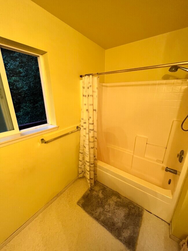 Building Photo - 21896 Fallview Dr