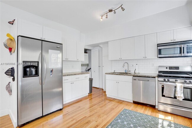 Building Photo - 1460 West Ave