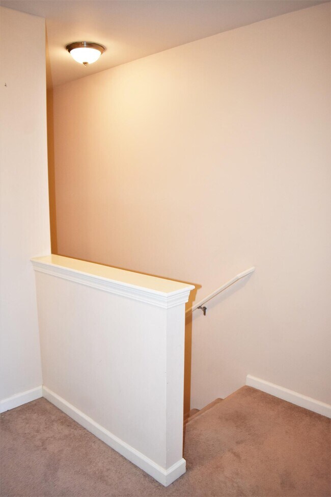 Building Photo - 609 Powell Dr