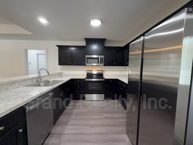 Building Photo - 5206 McCallister St