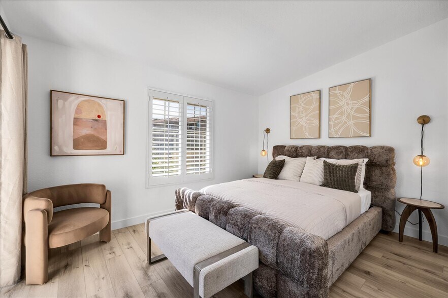 Building Photo - 2701 E Mesquite Ave