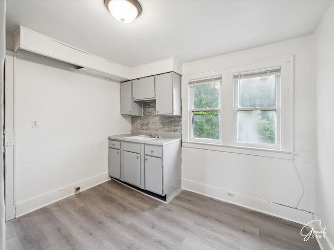 Building Photo - 14702 Winthrop St