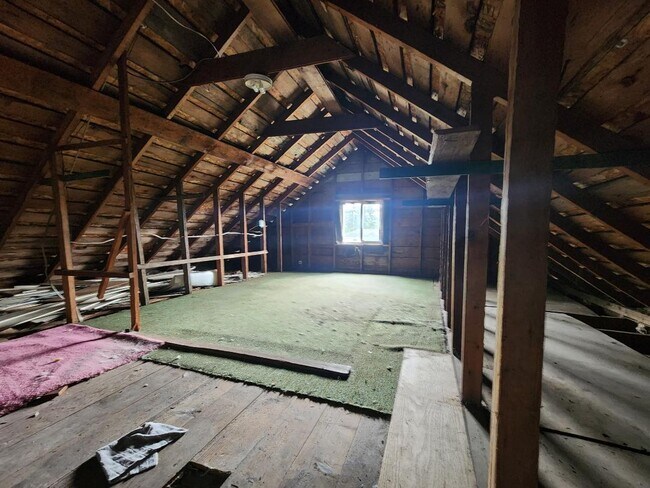 Building Photo - 114 W Emerson Ave