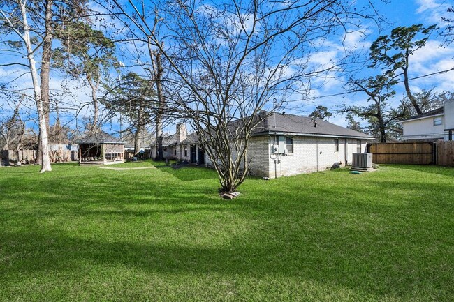 Building Photo - 2402 Bammel Timbers Ln