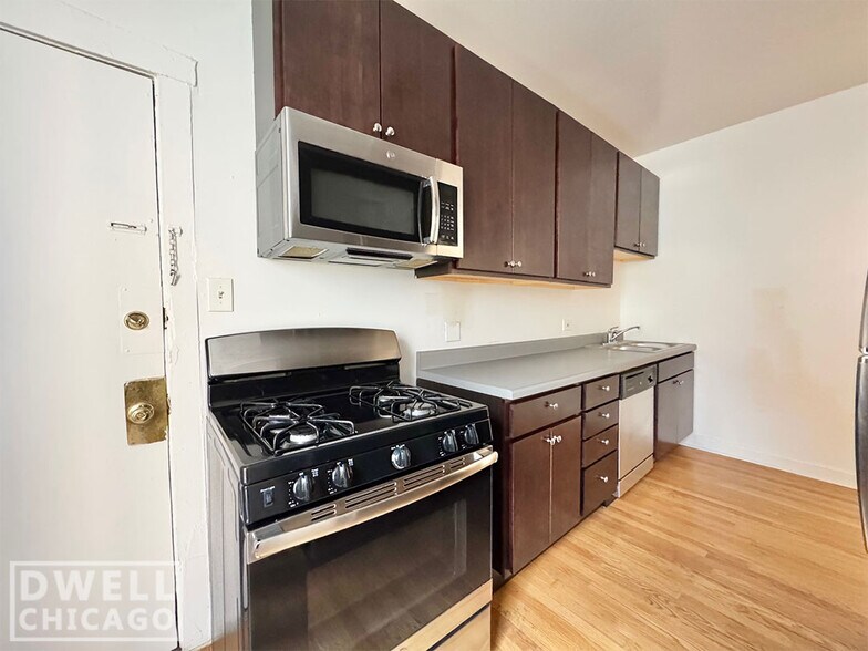 Building Photo - 1518 N Kedzie Ave
