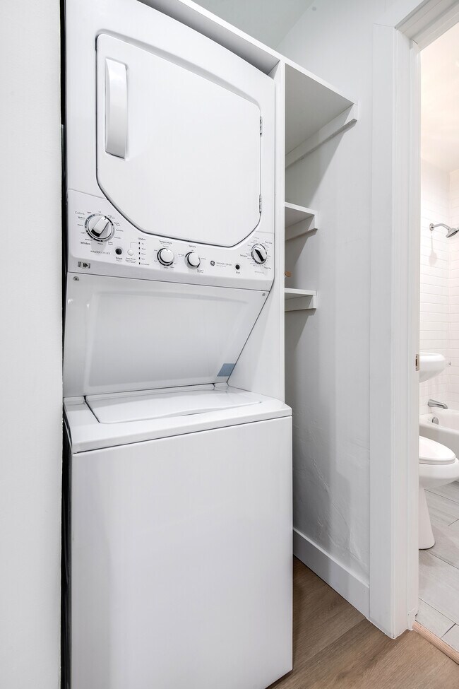 Laundry - 118 38th Pl