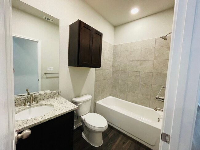 Building Photo - 3/2 in Knox Ridge