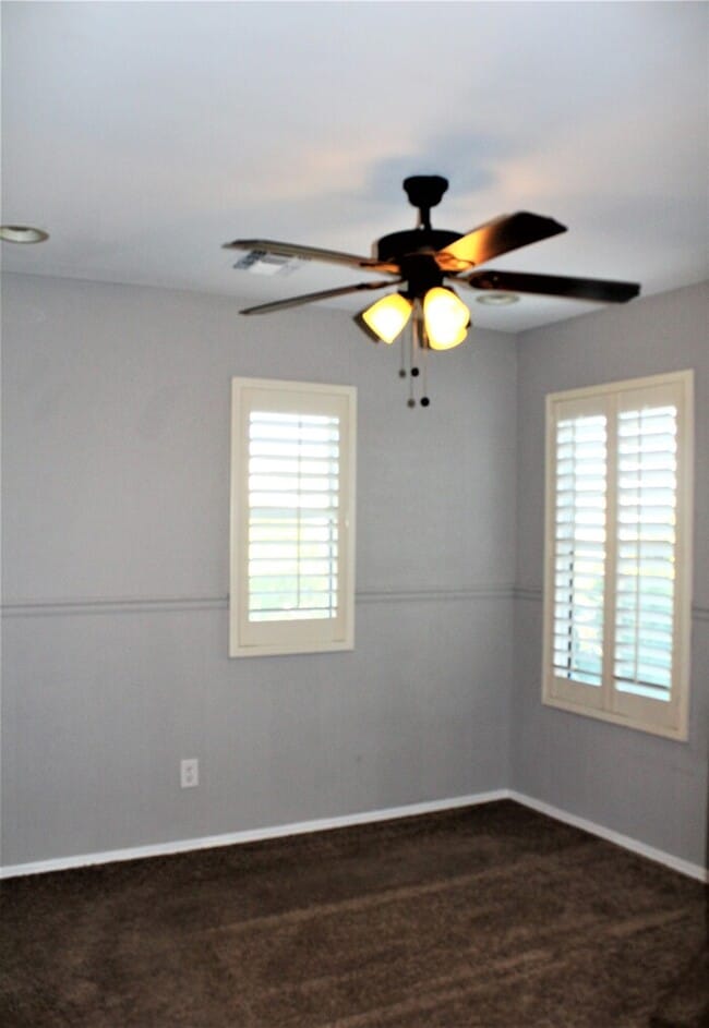 Building Photo - Beautiful 2-Story-3 Bed/2.5 Bath Home
