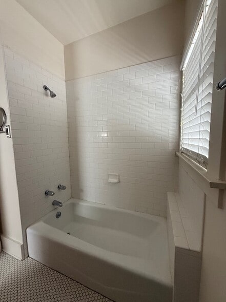 Bathroom - 958 Mission St