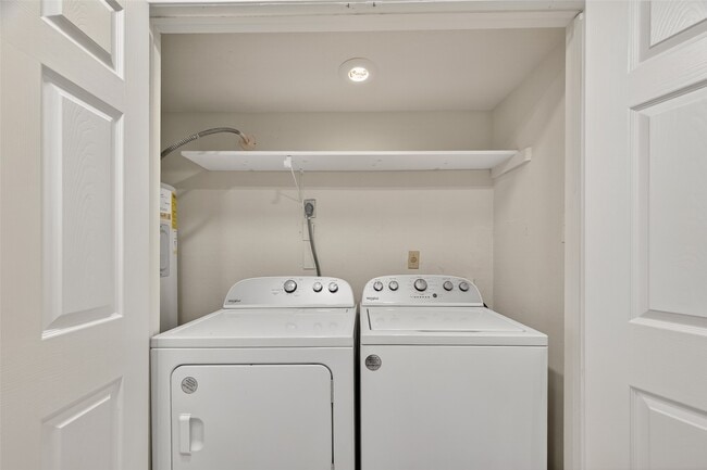 Building Photo - 10555 Turtlewood Ct