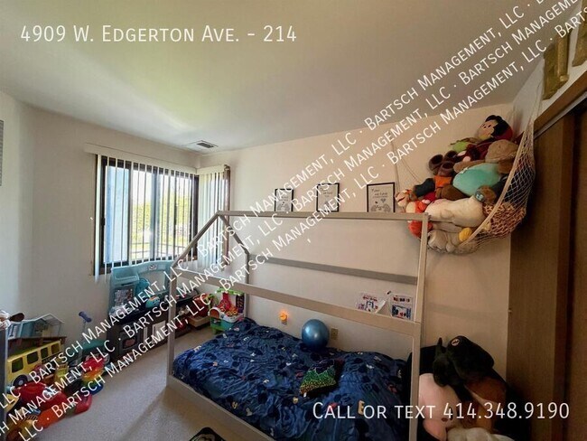 Building Photo - 4909 W Edgerton Ave