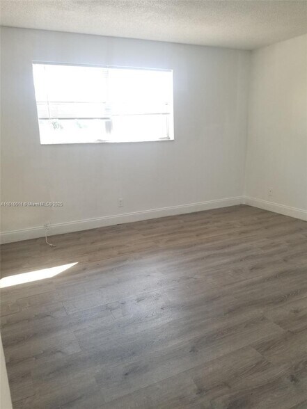 Building Photo - 5845 Blueberry Ct