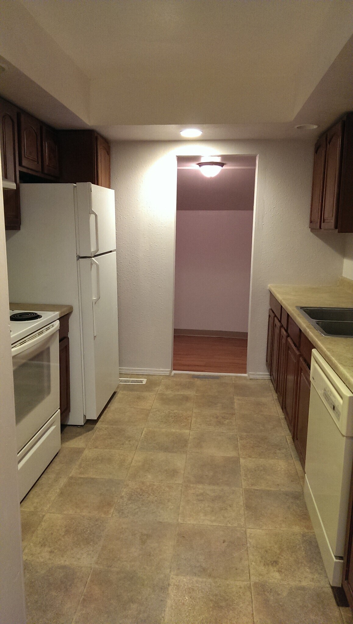 Kitchen - 502 Delsol Ln