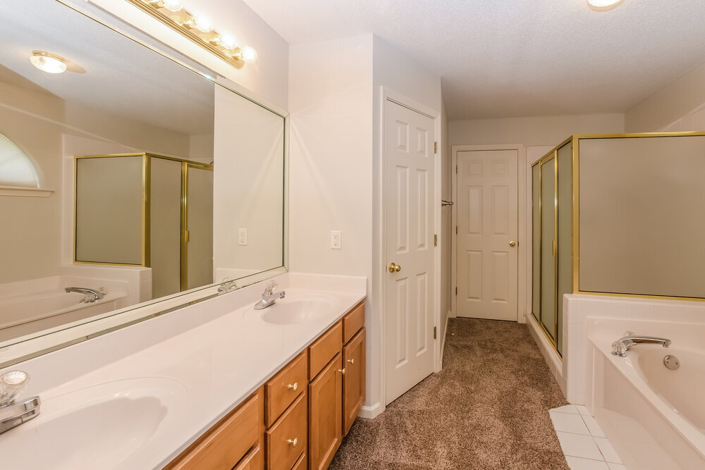 Building Photo - 5041 Thornebrook Cove