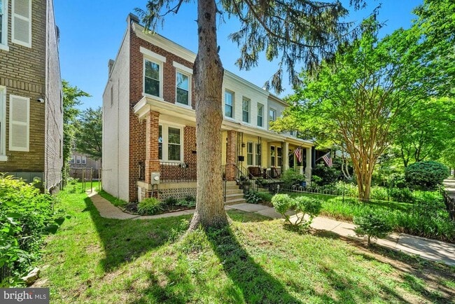 Building Photo - 747 Kentucky Ave SE