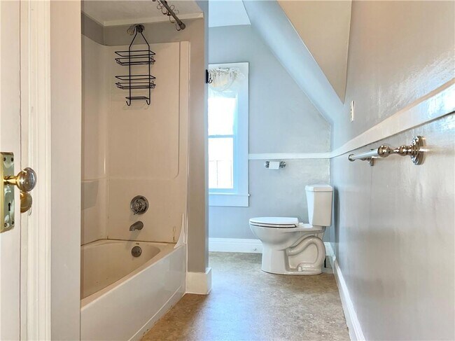 Building Photo - 90 Spring St