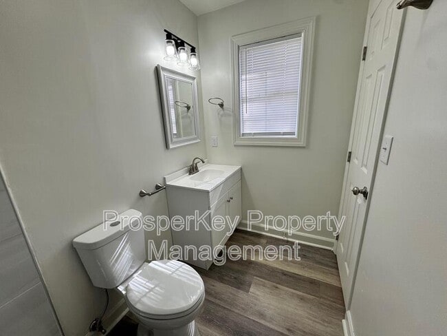 Building Photo - 6428 Luna Dr