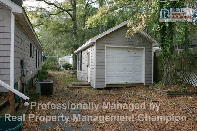 Building Photo - Charming Home in Quiet Neighborhood Near Monkey Junction