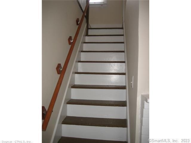 Building Photo - 44 Avery Ln
