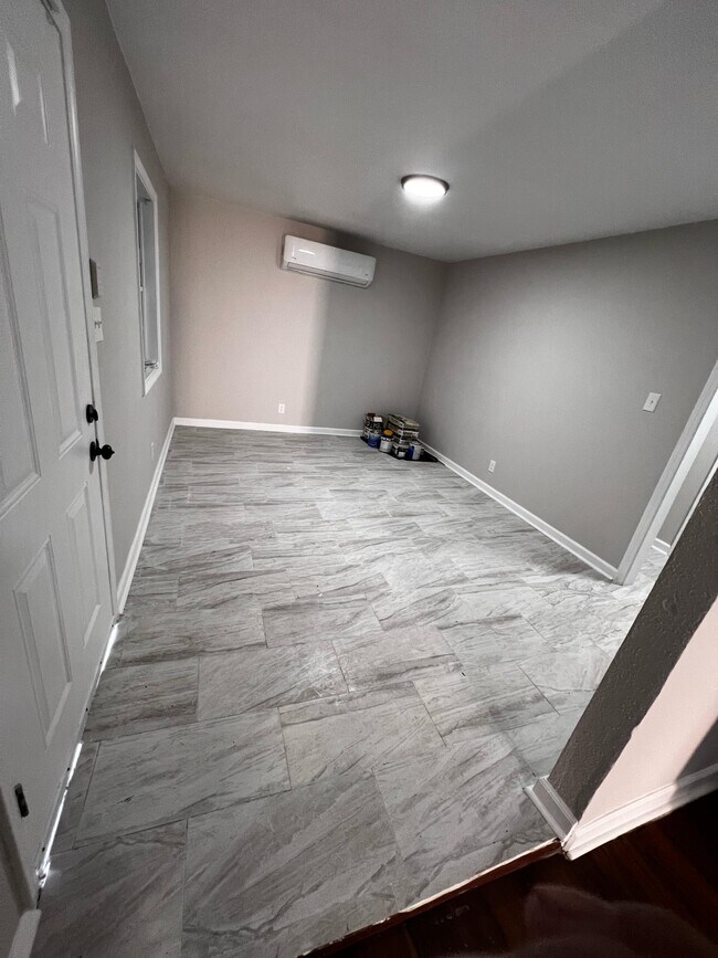 Building Photo - 3927 Dearborn St