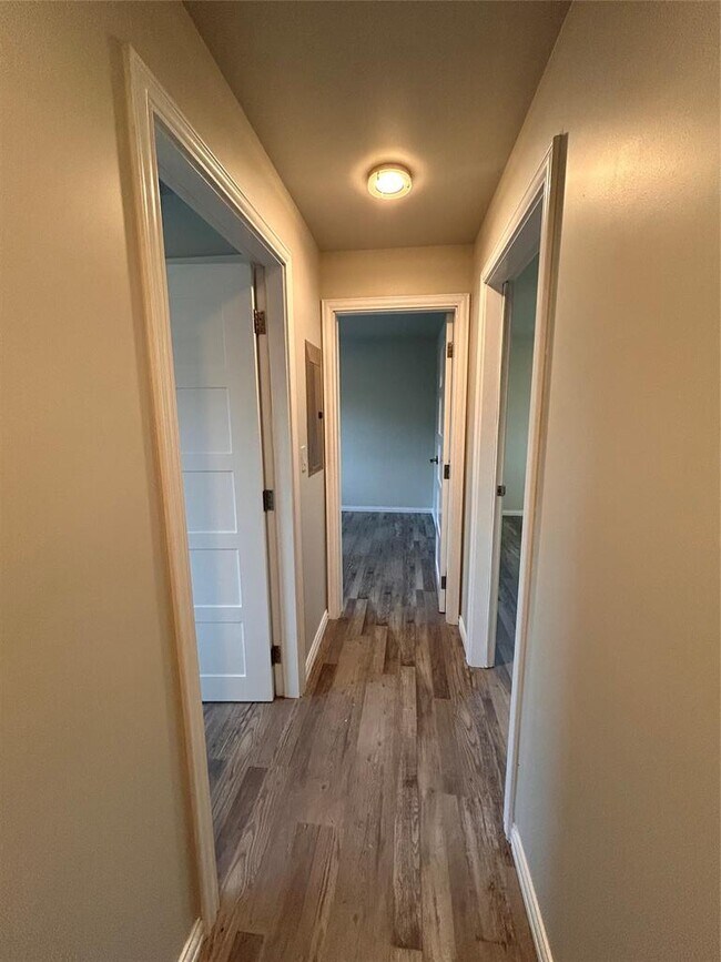 Building Photo - 8905 Tronewood Dr