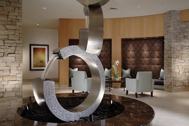 Building Photo - 7754 Lakeside Blvd