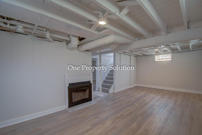 Building Photo - 230 Taft Pl